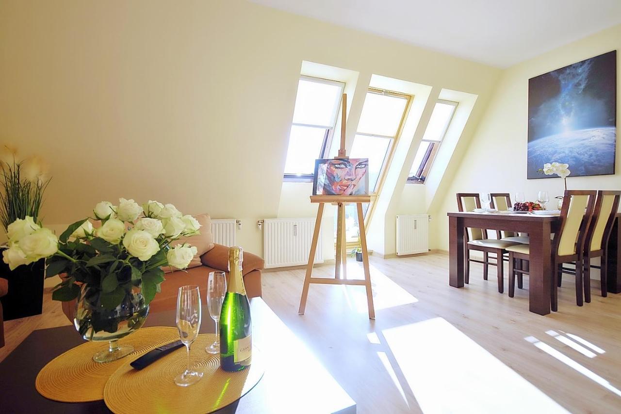50 M Do Plazy Thobruk Apartamenty Piekna Dama Z Kolobrzegu Exterior foto